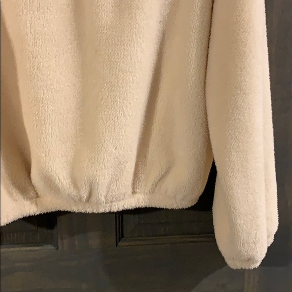 Express fuzzy sweater - Picture 3 of 3